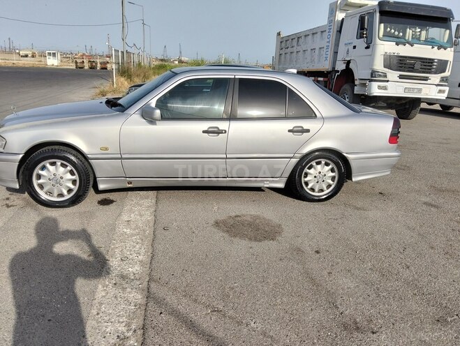 Mercedes C 200 2000, 270,000 km - 2.0 l - Bakı