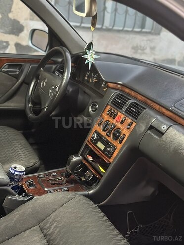 Mercedes E 220 d 1999, 355,000 km - 2.2 l - Bakı