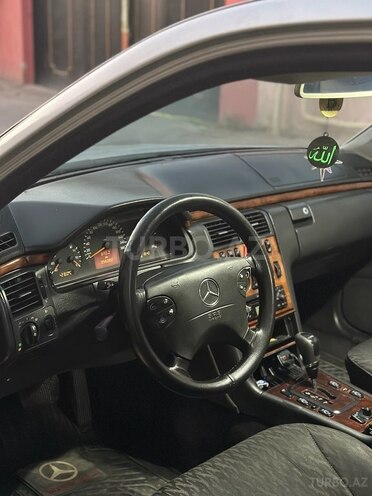 Mercedes E 220 d 1999, 355,000 km - 2.2 l - Bakı