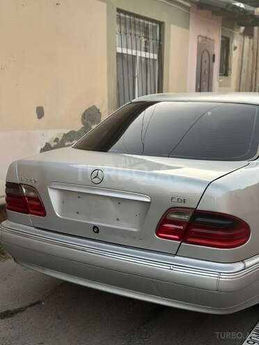 Mercedes E 220 d 1999, 355,000 km - 2.2 l - Bakı