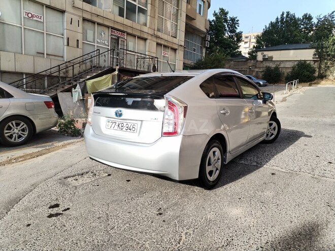 Toyota Prius-11