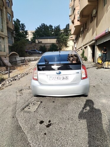 Toyota Prius-10