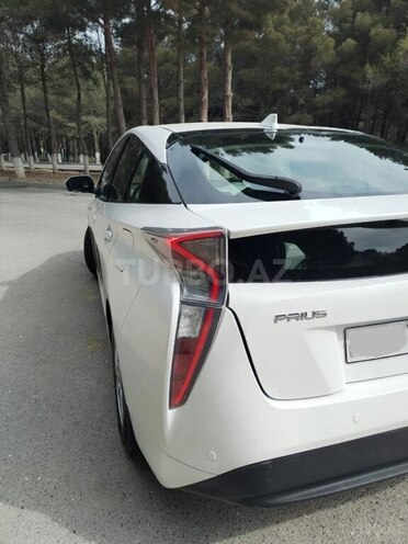 Toyota Prius-14