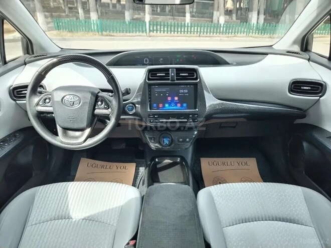 Toyota Prius-13