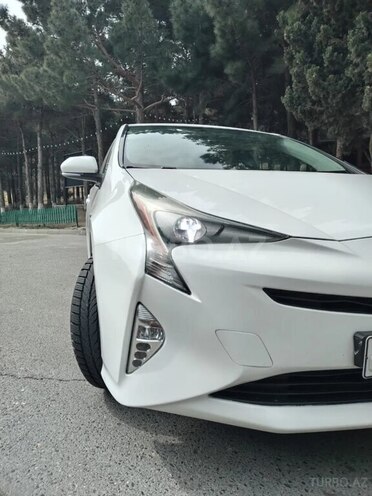 Toyota Prius-16