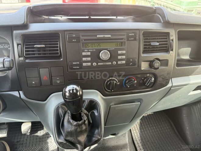 Ford Transit-3