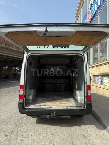 Ford Transit-4