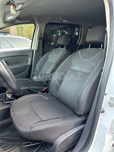 Renault Logan-10