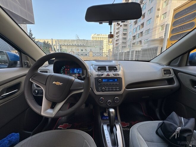 Chevrolet Cobalt-13