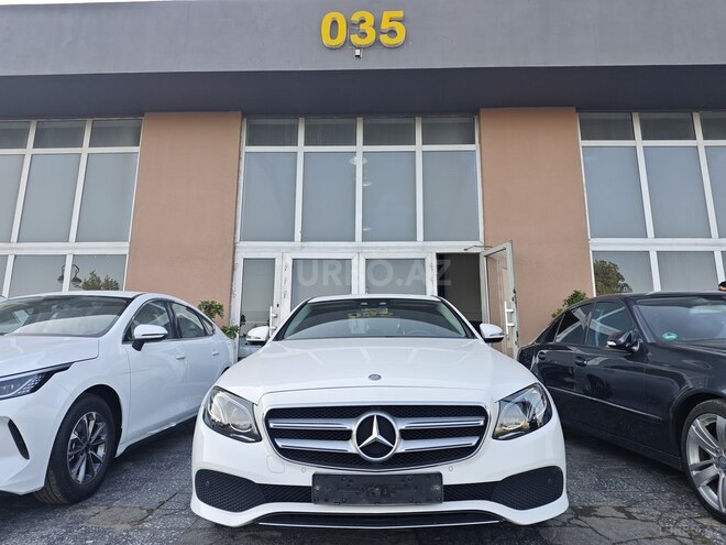 Mercedes E 220 d-1