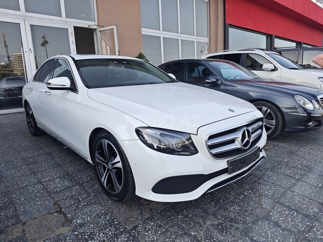 Mercedes E 220 d-3