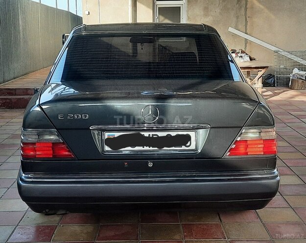 Mercedes E 220 1995, 381,049 km - 2.2 l - Bakı
