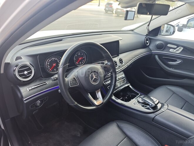 Mercedes E 220 d-7