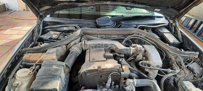 Mercedes E 220 1995, 381,049 km - 2.2 l - Bakı