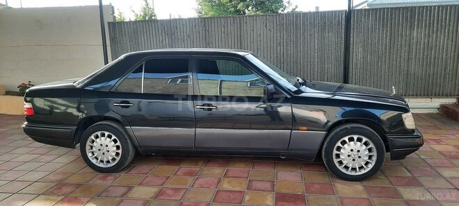 Mercedes E 220 1995, 381,049 km - 2.2 l - Bakı
