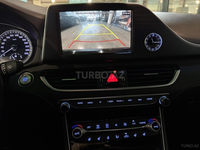 Hyundai Grandeur-17