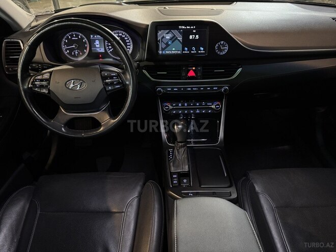 Hyundai Grandeur-9