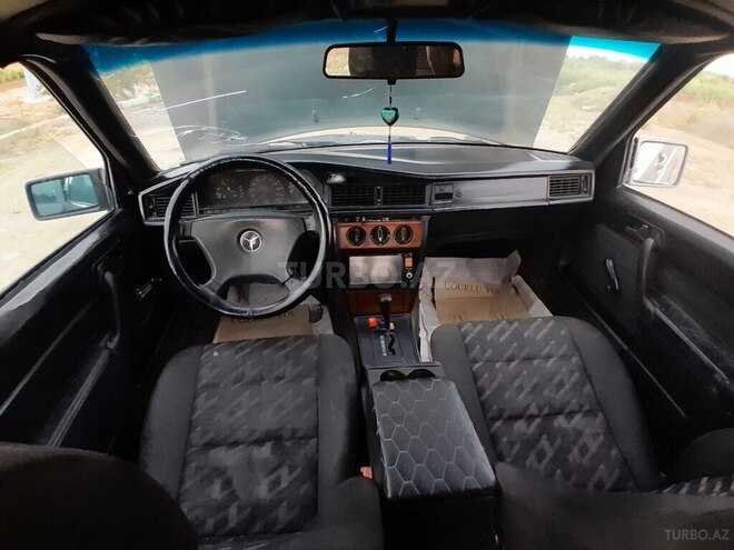 Mercedes 190 1991, 223,180 km - 2.2 l - Salyan