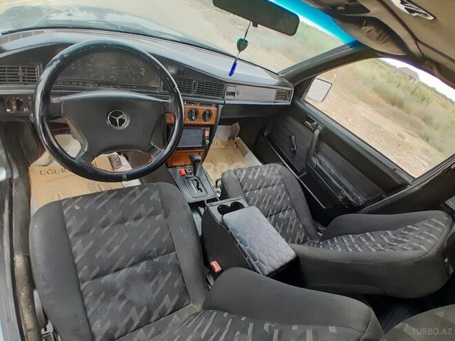 Mercedes 190 1991, 223,180 km - 2.2 l - Salyan