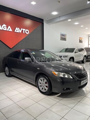 Toyota Camry-5