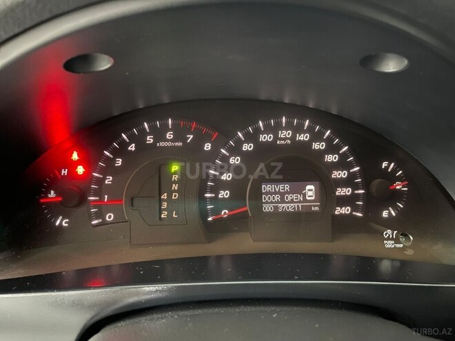 Toyota Camry-15