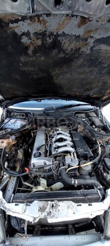 Mercedes E 250 1991, 394,000 km - 2.5 l - Bakı