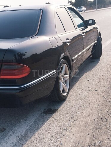 Mercedes E 240 1999, 330,000 km - 2.4 l - Bakı