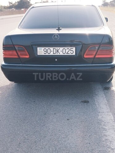 Mercedes E 240 1999, 330,000 km - 2.4 l - Bakı