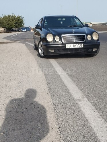 Mercedes E 240 1999, 330,000 km - 2.4 l - Bakı