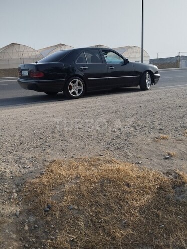 Mercedes E 240 1999, 330,000 km - 2.4 l - Bakı