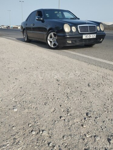 Mercedes E 240 1999, 330,000 km - 2.4 l - Bakı