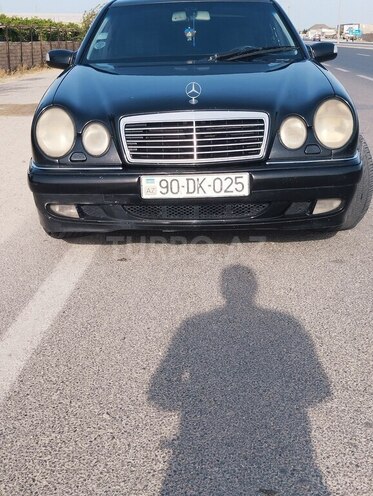 Mercedes E 240 1999, 330,000 km - 2.4 l - Bakı