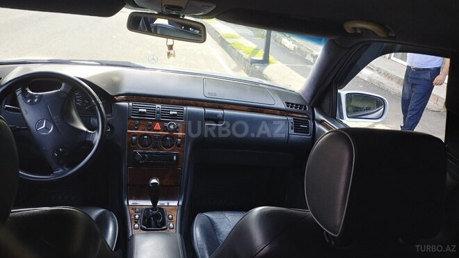 Mercedes E 220 d 2000, 450,000 km - 2.2 l - Qax
