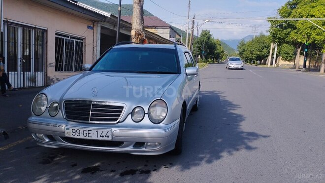 Mercedes E 220 d 2000, 450,000 km - 2.2 l - Qax