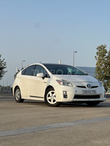 Toyota Prius-3