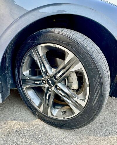 Kia K5-16