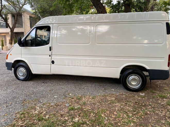 Ford Transit-4
