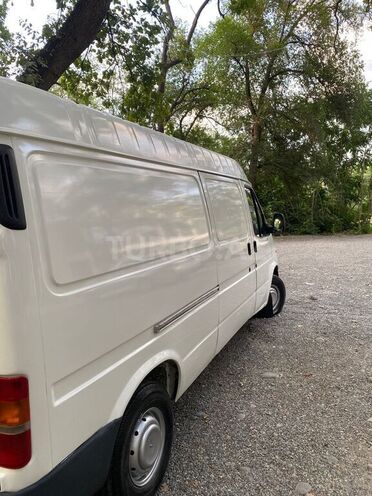 Ford Transit-6