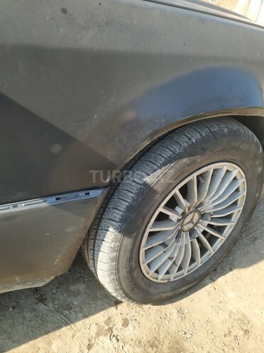 Mercedes E 200 1993, 200,000 km - 2.0 l - Siyəzən