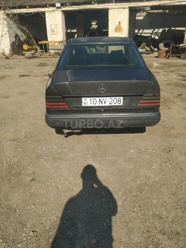 Mercedes E 200 1993, 200,000 km - 2.0 l - Siyəzən