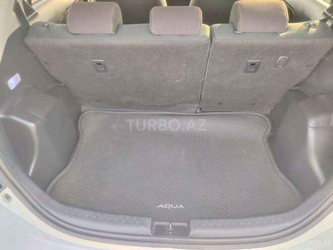 Toyota Aqua 2017, 130,000 km - 1.5 l - Bakı
