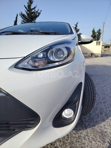 Toyota Aqua 2017, 130,000 km - 1.5 l - Bakı