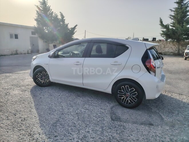 Toyota Aqua 2017, 130,000 km - 1.5 l - Bakı