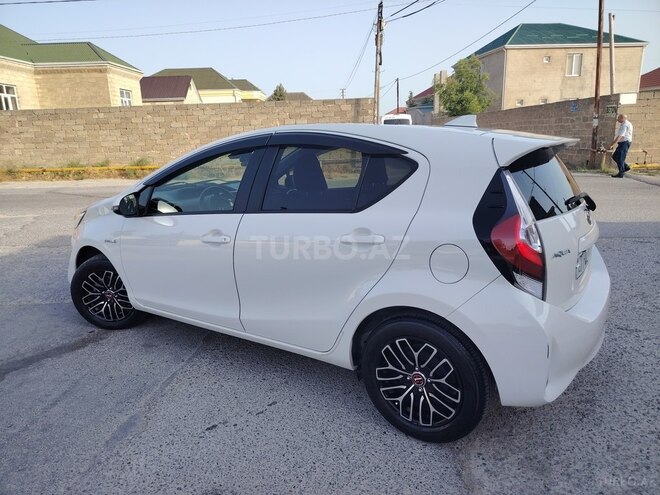 Toyota Aqua 2017, 130,000 km - 1.5 l - Bakı