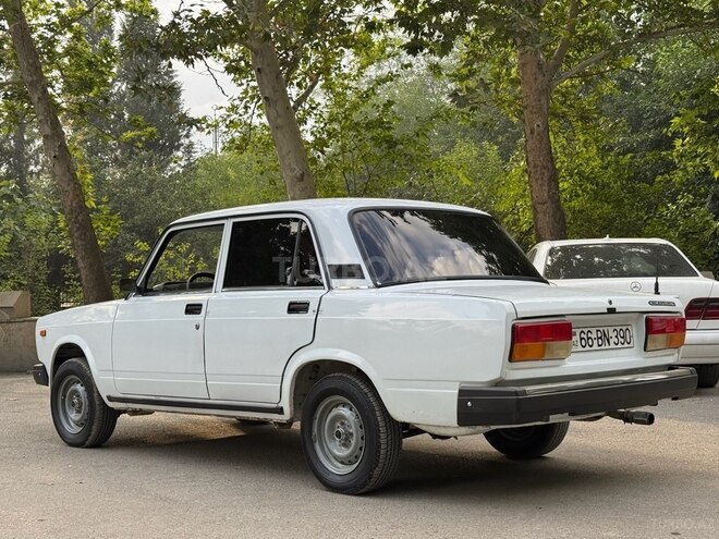 LADA (VAZ) 2107 2006, 44,000 km - 1.5 l - Yevlax
