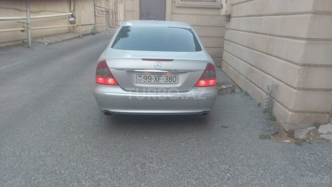 Mercedes E 280-8