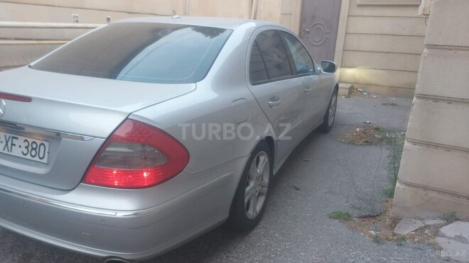 Mercedes E 280-4
