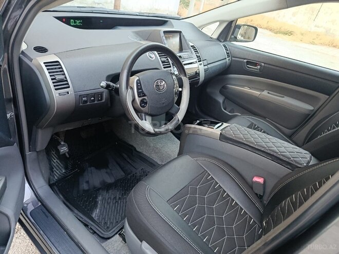 Toyota Prius-4