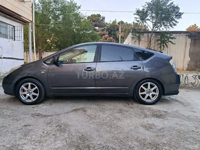 Toyota Prius-8