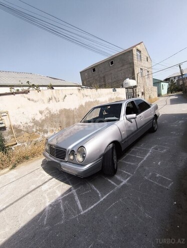 Mercedes E 230 1995, 375,000 km - 2.3 l - Bakı